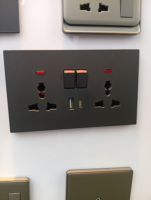 TL double socket with USB+TYPE C 