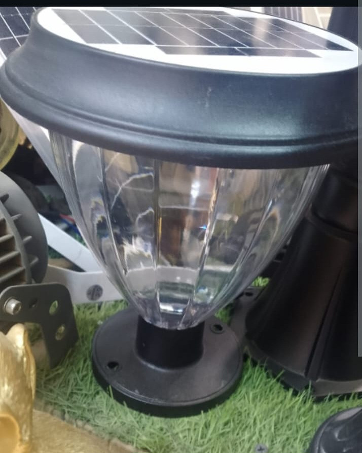 Solar pillar light