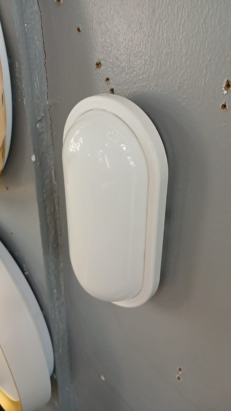 24w oval bulkhead bk