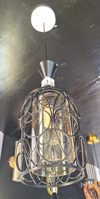 Metallic pendant light 
