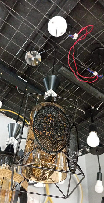 Metallic pendant light 