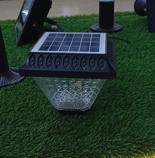 Solar pillar light