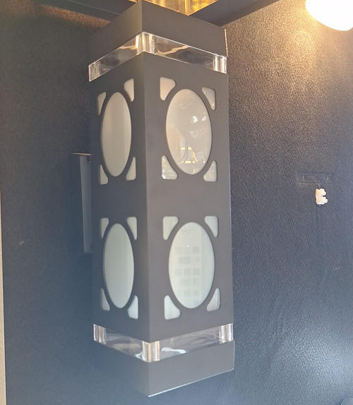 Outdoor wall bracket
