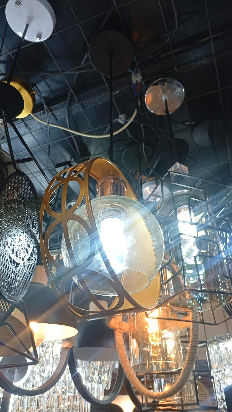 Modern hanging pendant 