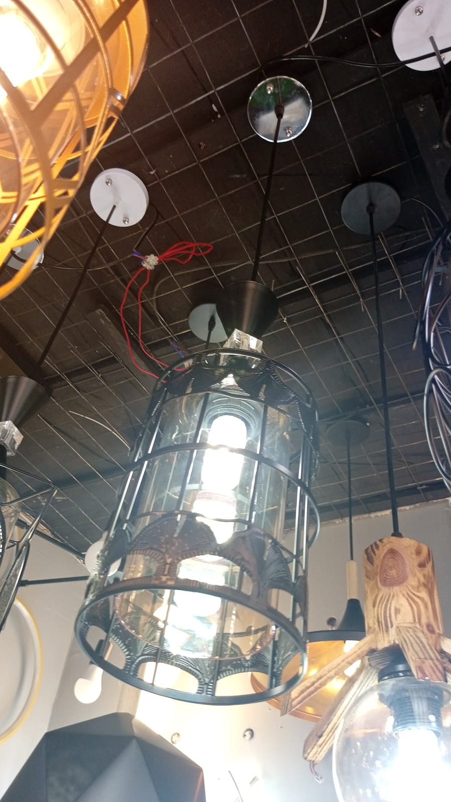 Metallic pendant light 