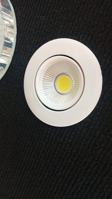 LED downlighter tiltable