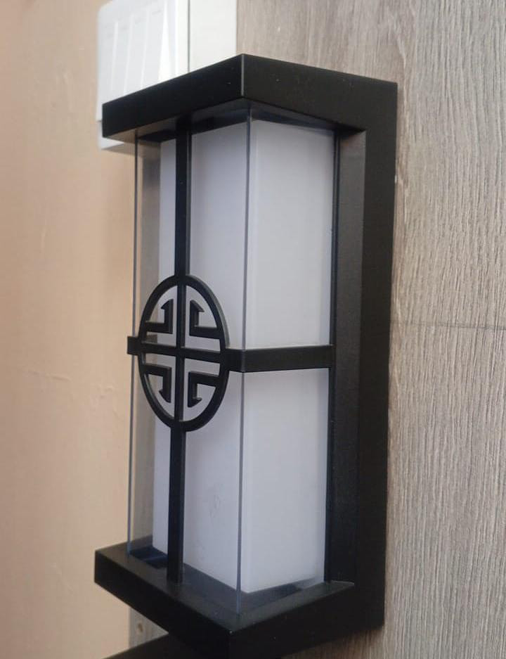 Outdoor wall bracket