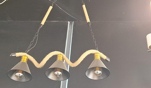 Hanging metallic dining pendant 