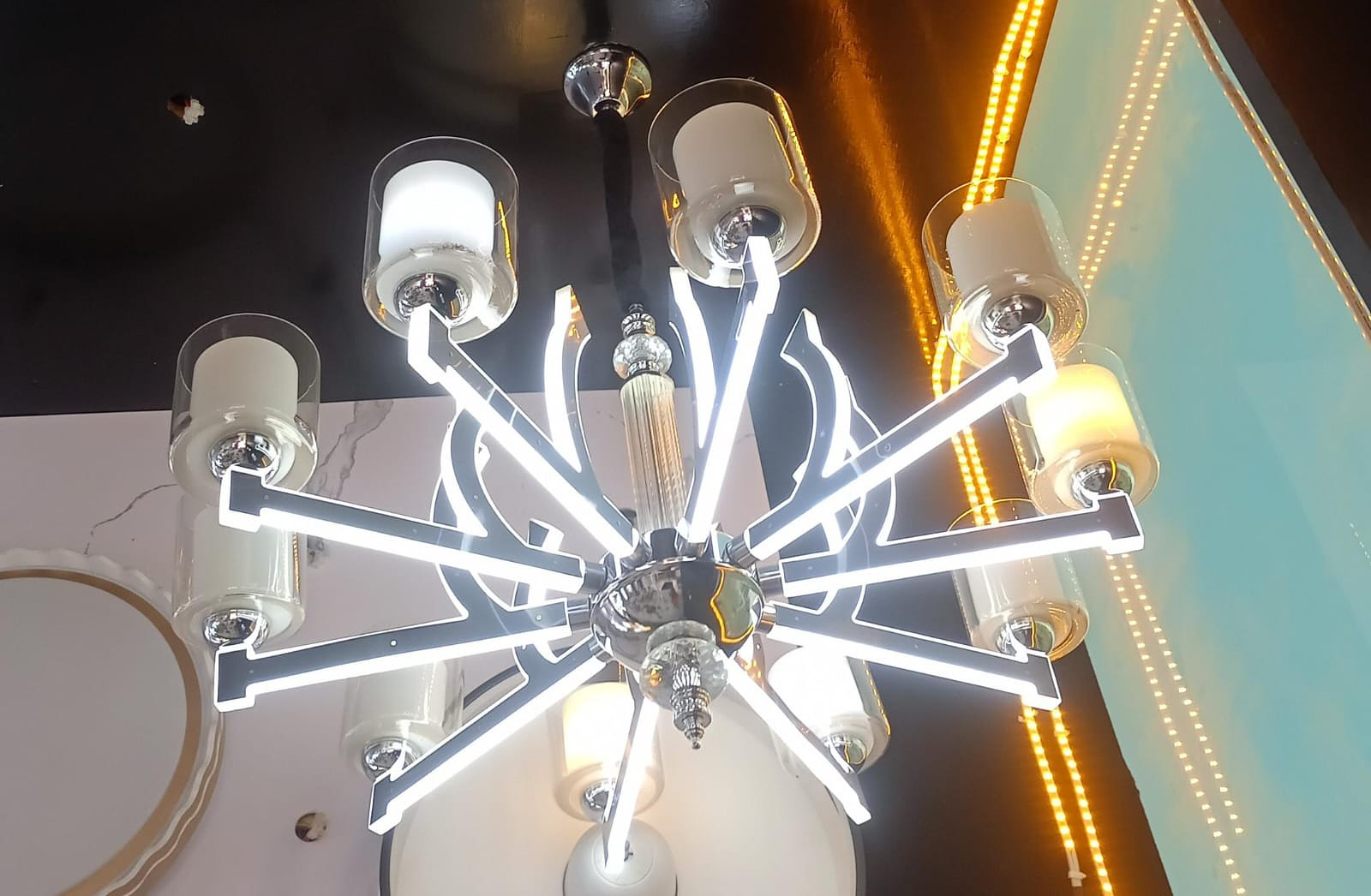 10arm chandelier light