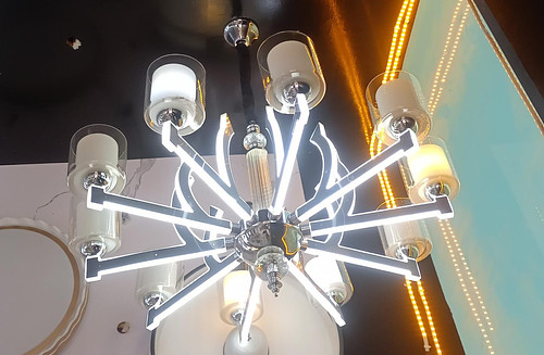 10arm chandelier light