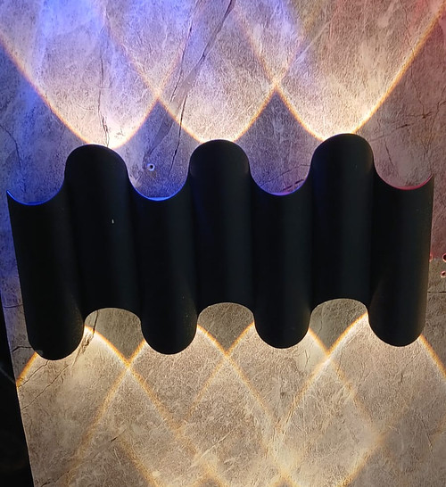 Outdoor waterproof wall light