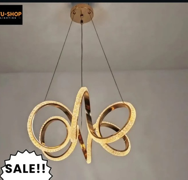 Winding mini chandelier 