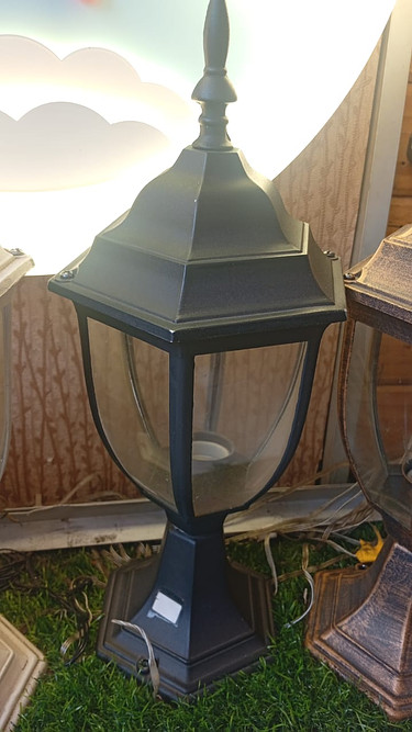 Outdoor gate light