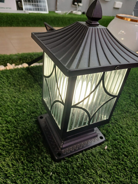 Modern pillar/gate light