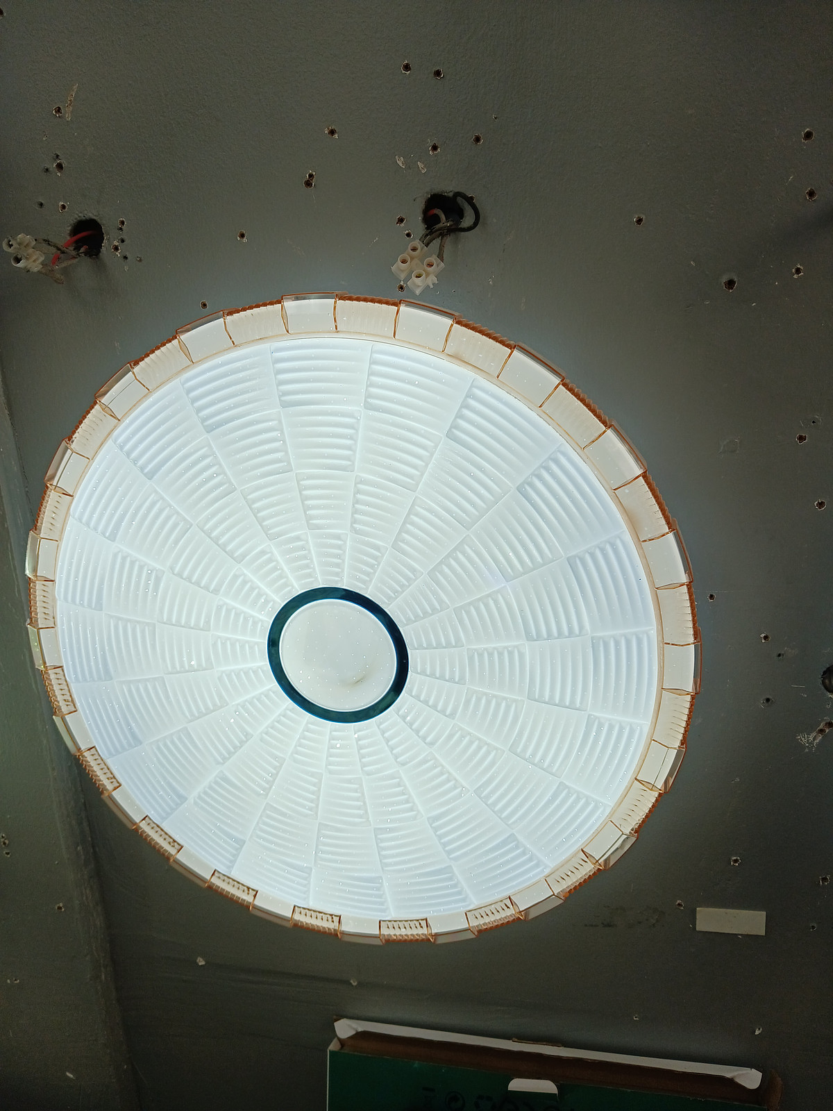 Modern tricolor ceiling light 